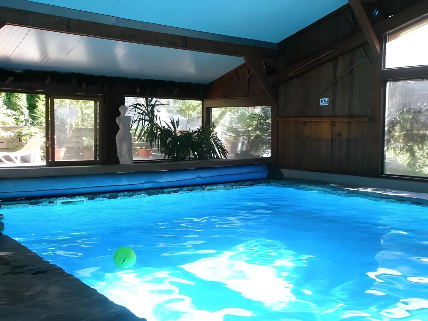 La Fontaine INDOOR_POOL