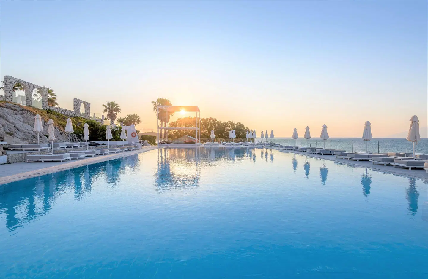 Dimitra Beach Hotel & Suites OUTDOOR_POOL