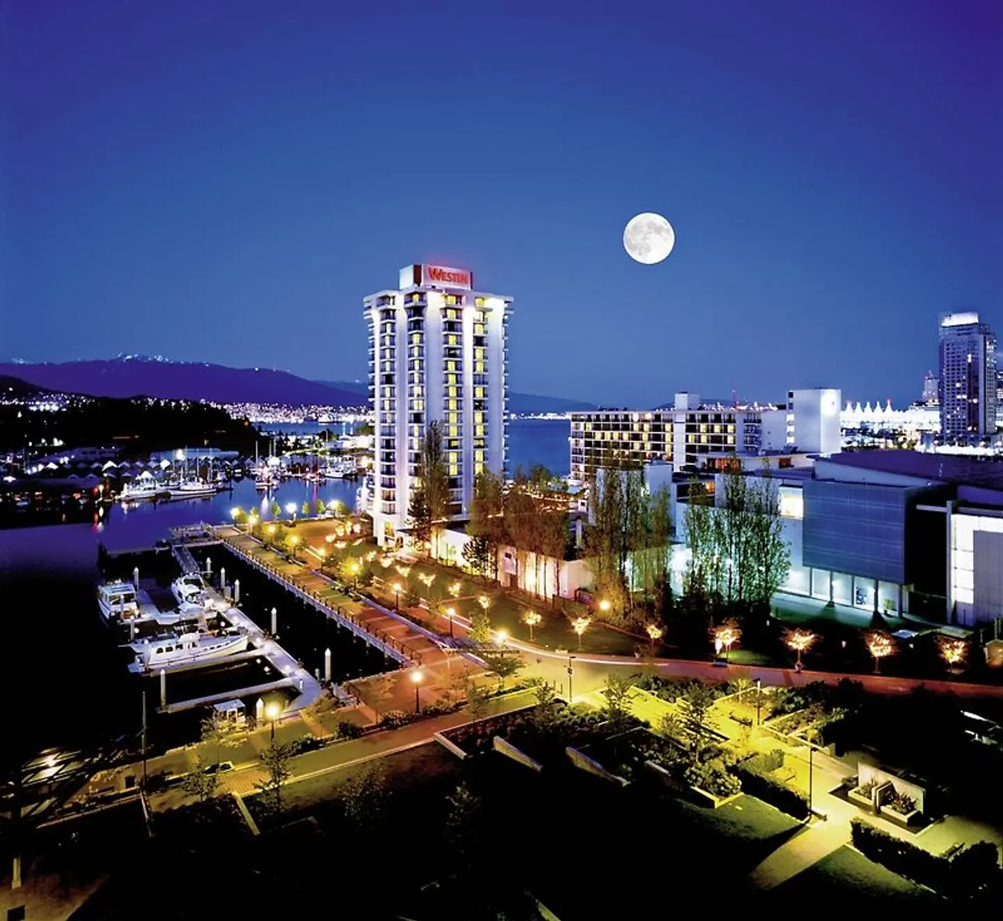 Westin Bayshore Vancouver EXTERIOR