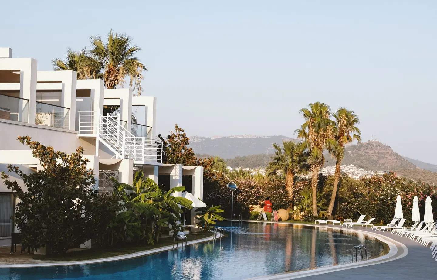 Paloma Pasha OUTDOOR_POOL