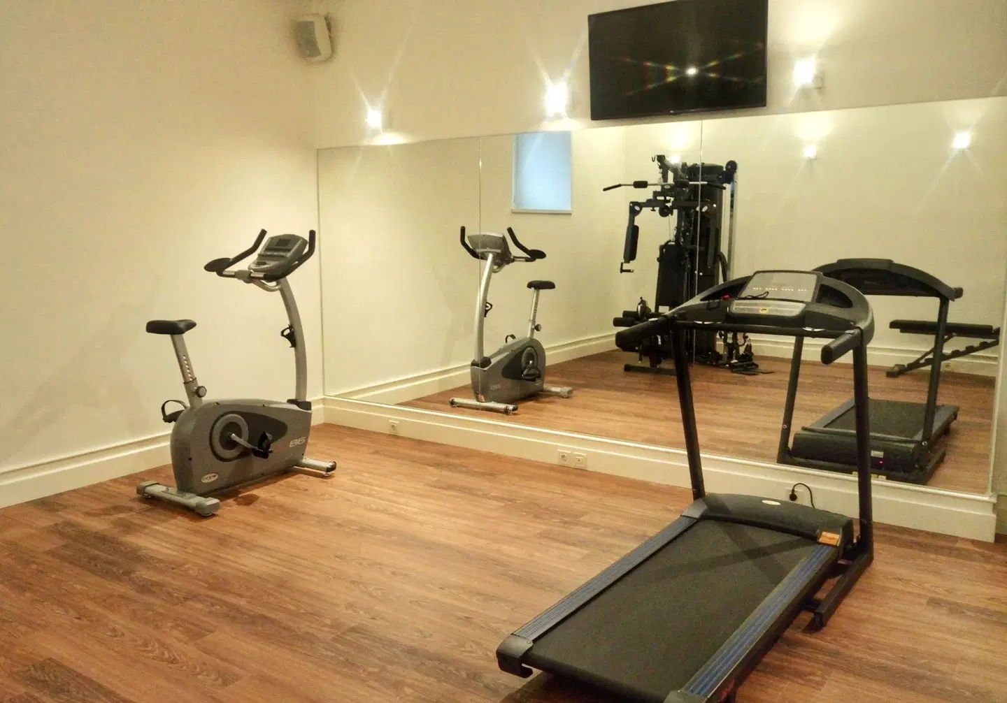 Le Premier SPORTS_AND_LEISURE