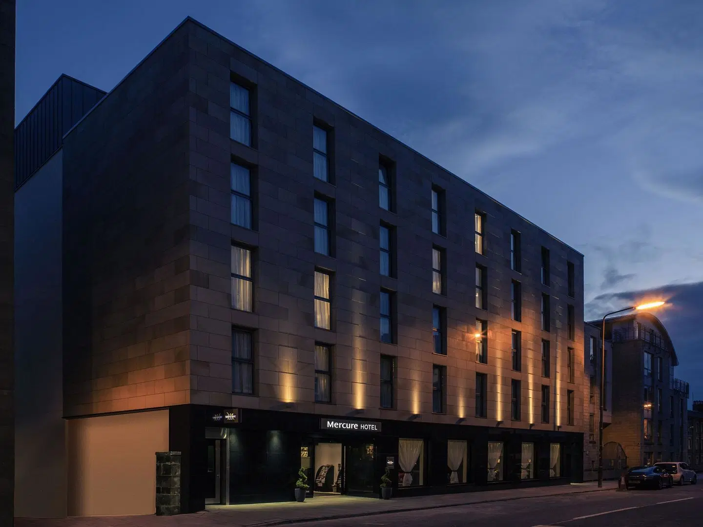 Mercure Edinburgh Haymarket EXTERIOR