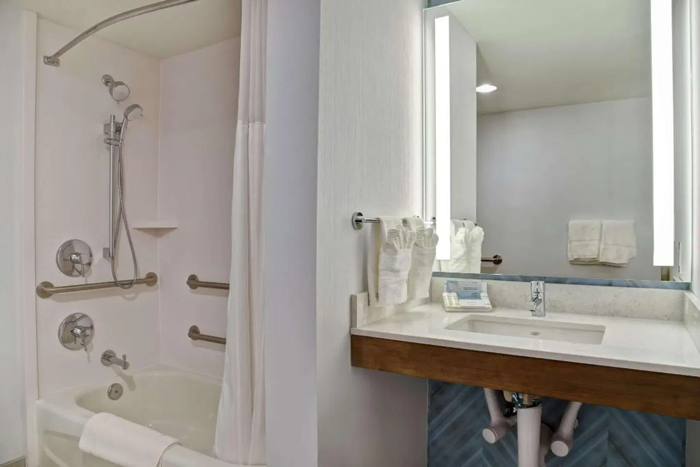 Hilton Garden Inn Kansas City/Kansas Badezimmer