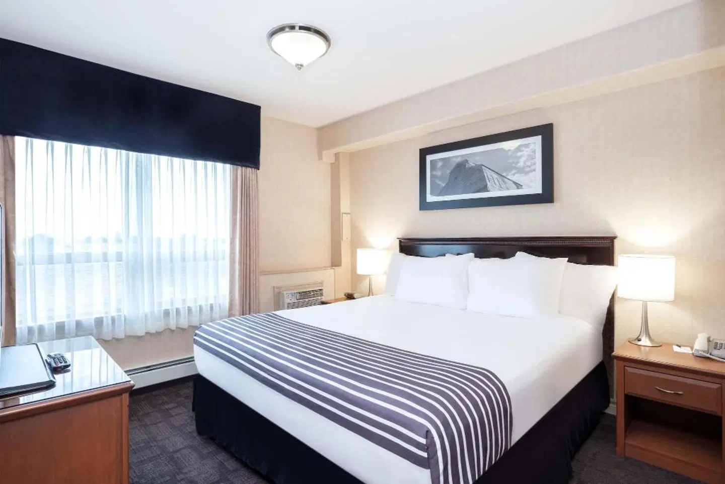 Sandman Hotel & Suites Regina ROOM_EXAMPLE