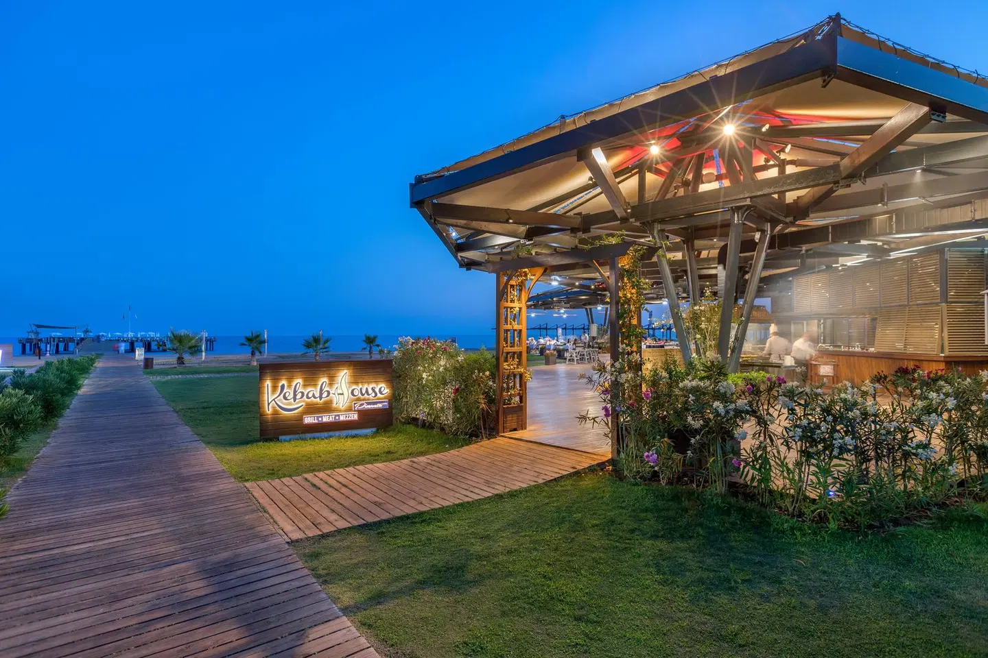 Xanadu Resort Hotel BEACH