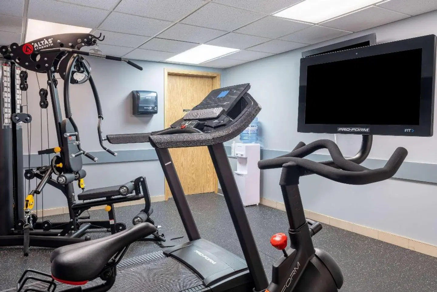 Super 8 by Wyndham Edmonton International Airport SPORTS_AND_LEISURE