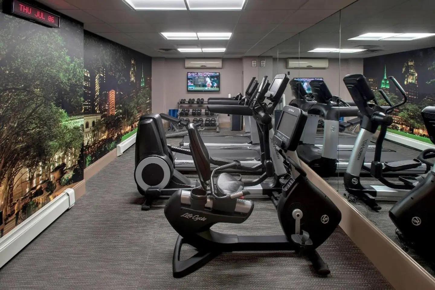 Courtyard by Marriott New York Manhattan/Fifth Avenue SPORTS_AND_LEISURE