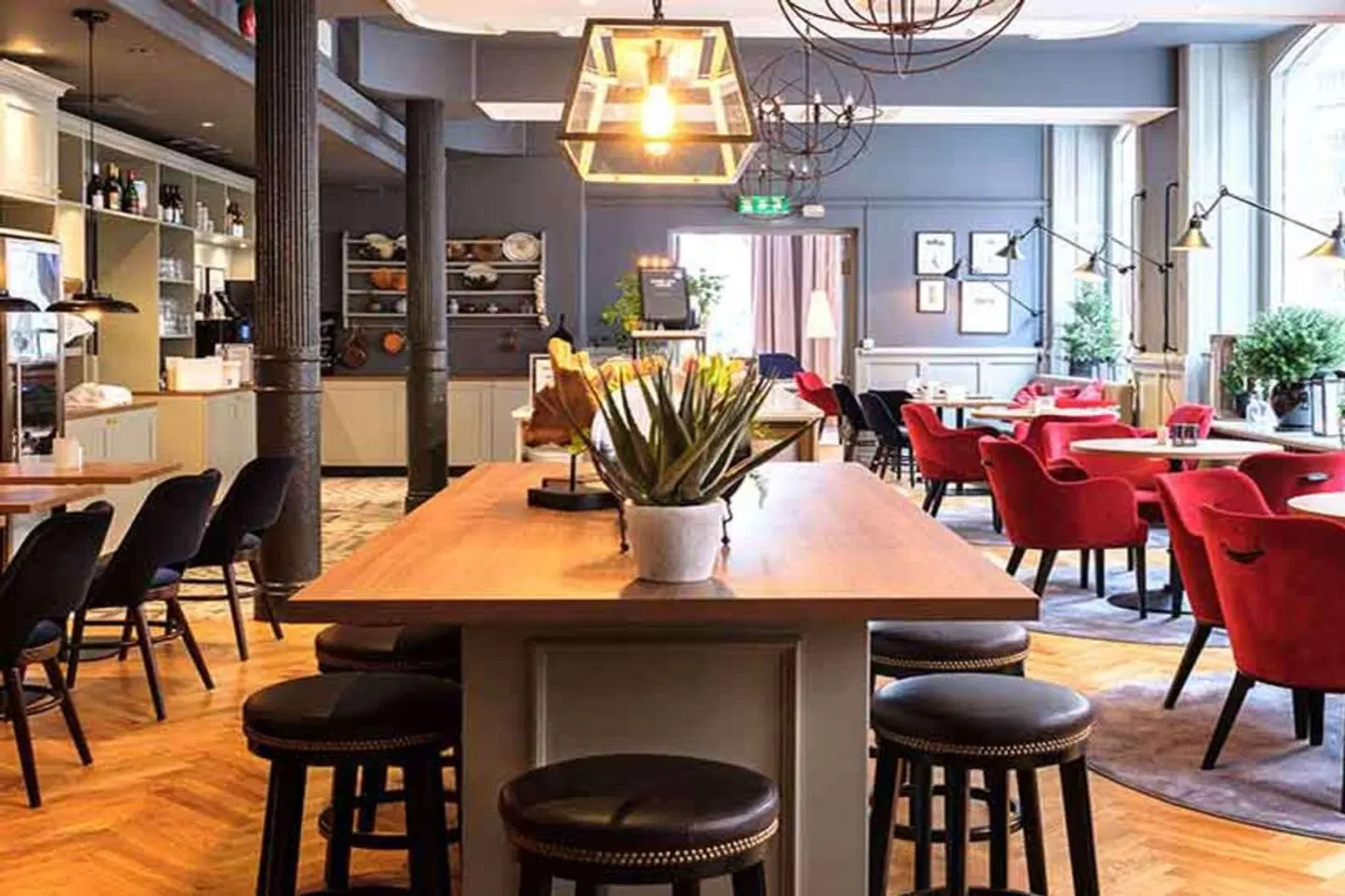 Clarion Collection Hotel Temperance BAR