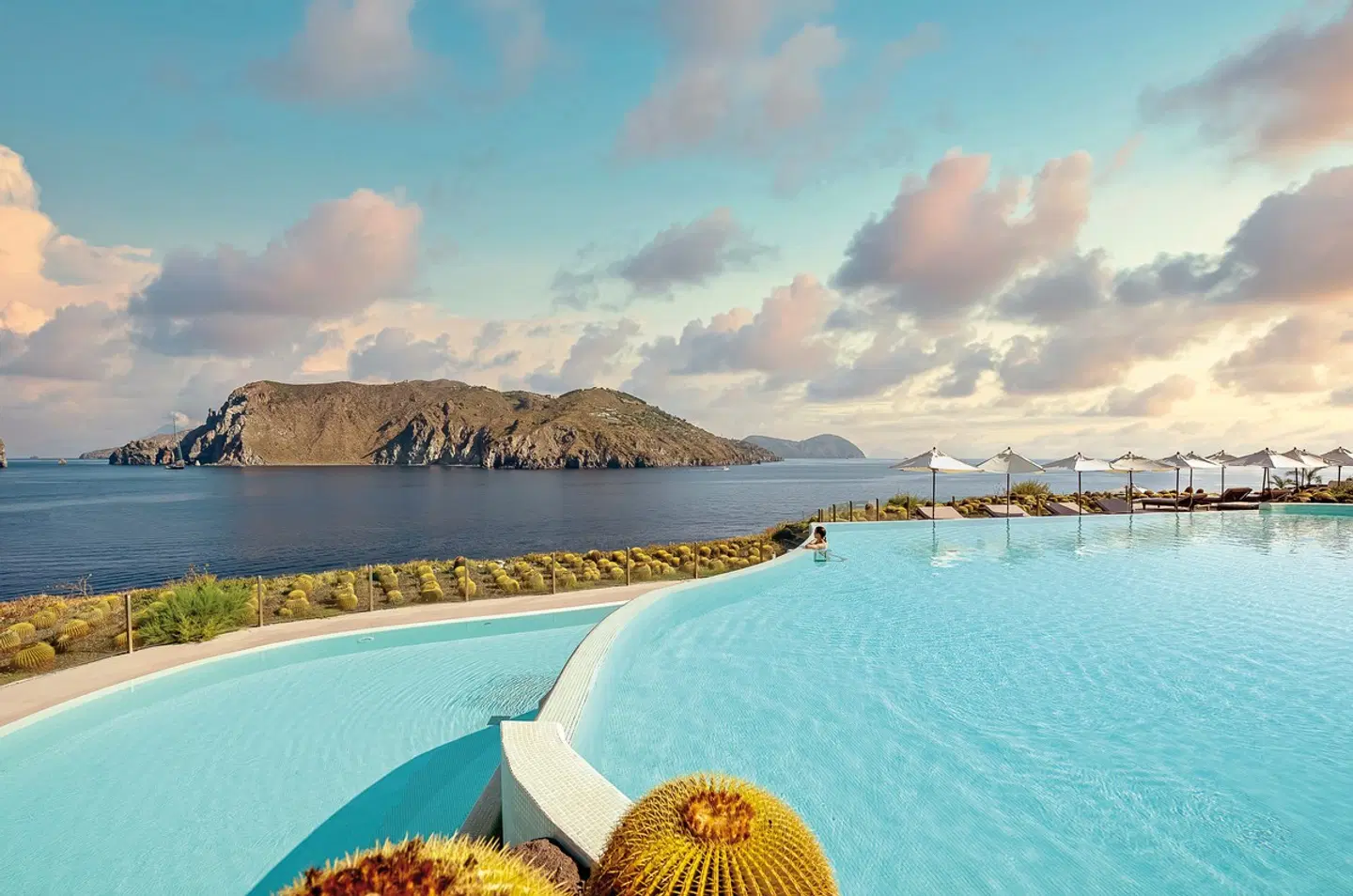 Therasia Resort Sea and SPA OUTDOOR_POOL