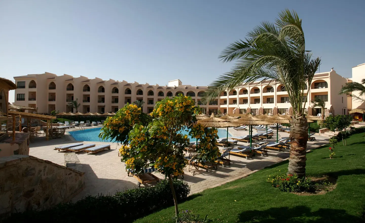 Flamenco Beach & Resort EXTERIOR