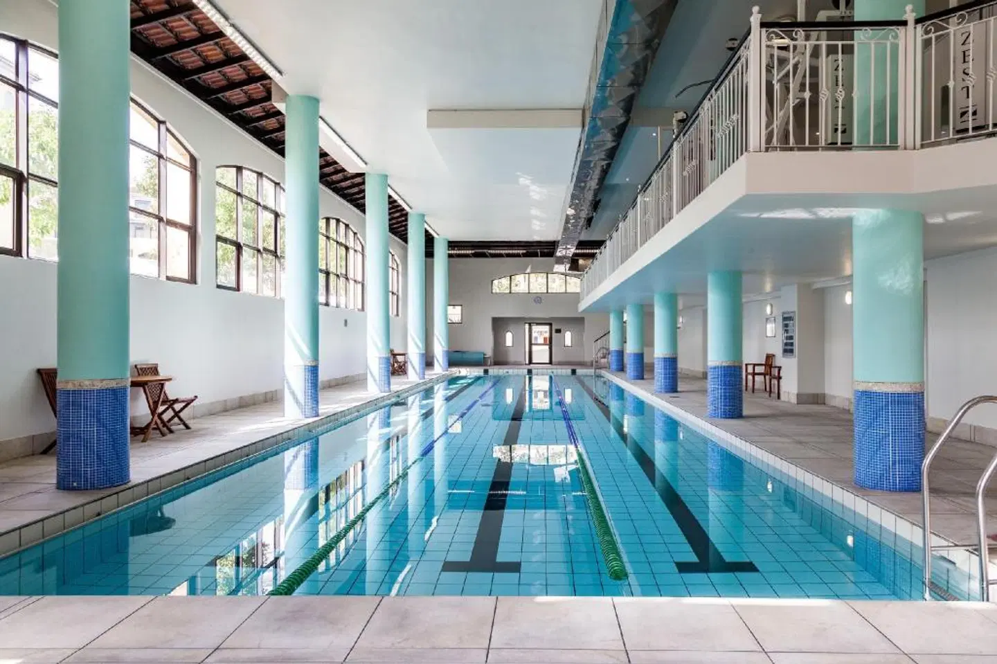 Island Club Hotel & Apartments Hallenbad