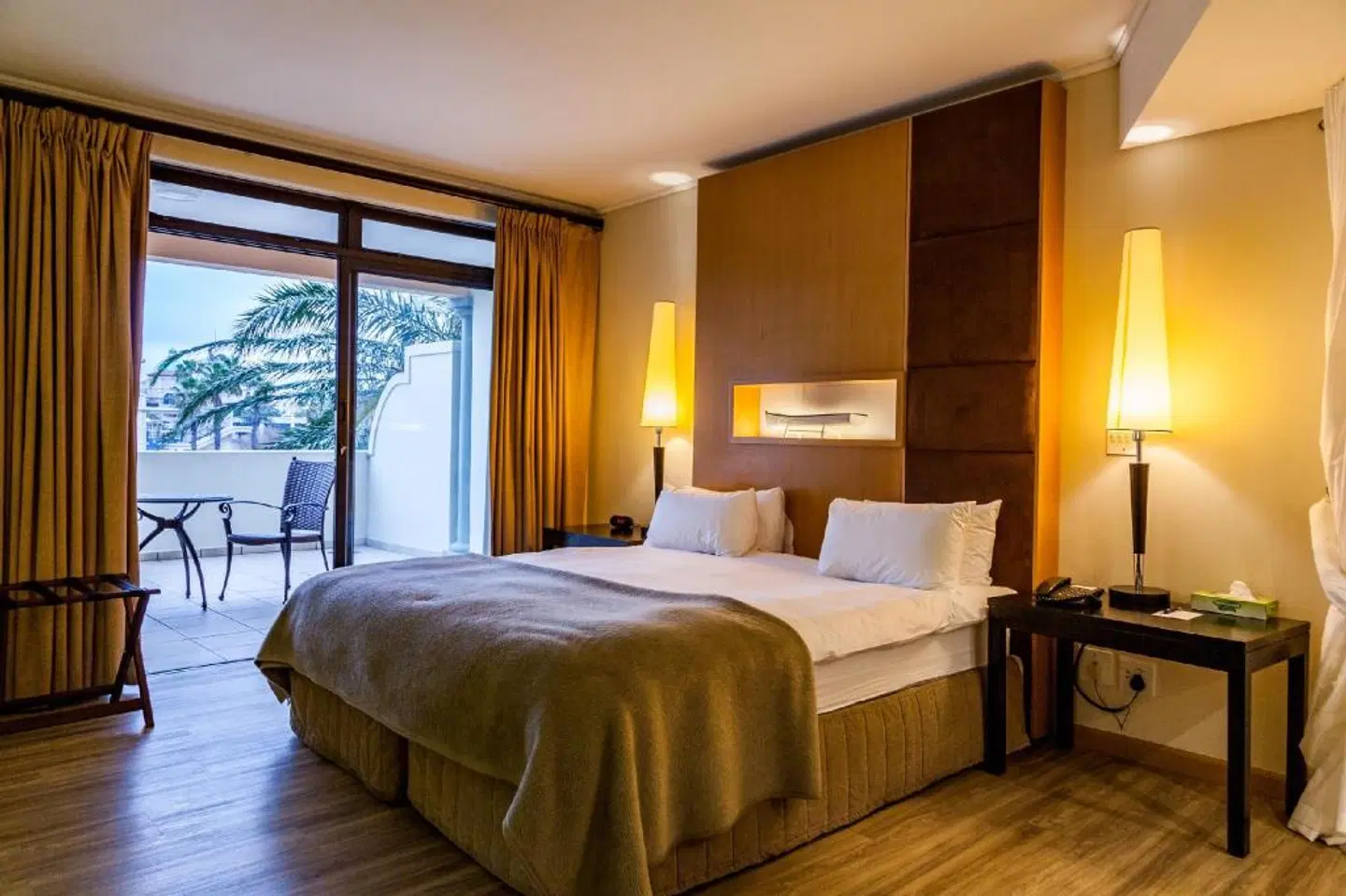 Island Club Hotel & Apartments ROOM_EXAMPLE