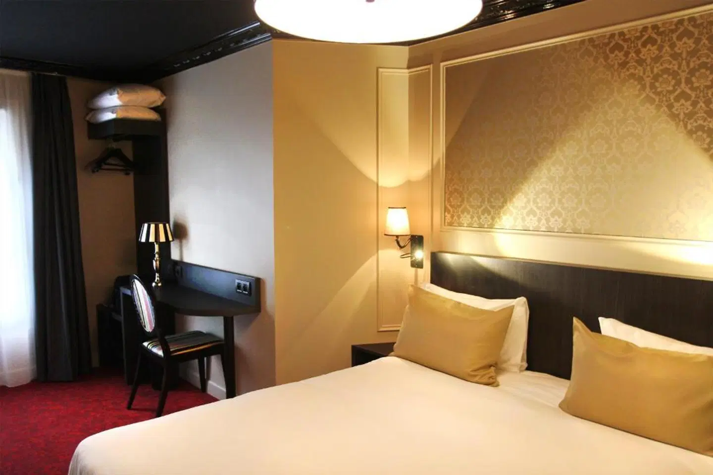 Best Western Hotel Le Montmartre Saint Pierre ROOM_EXAMPLE