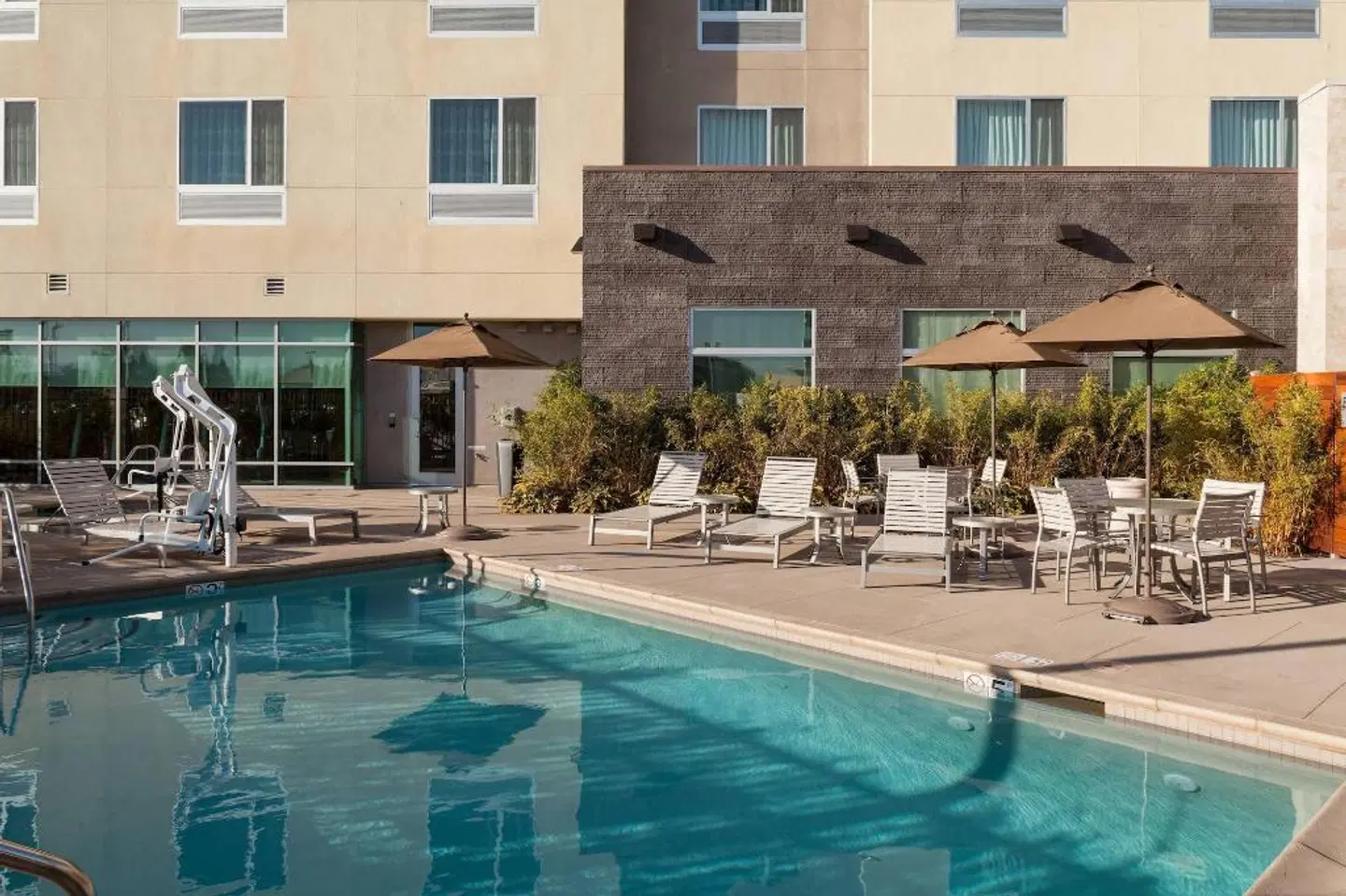 Courtyard by Marriott San Jose North/Silicon Valley OUTDOOR_POOL
