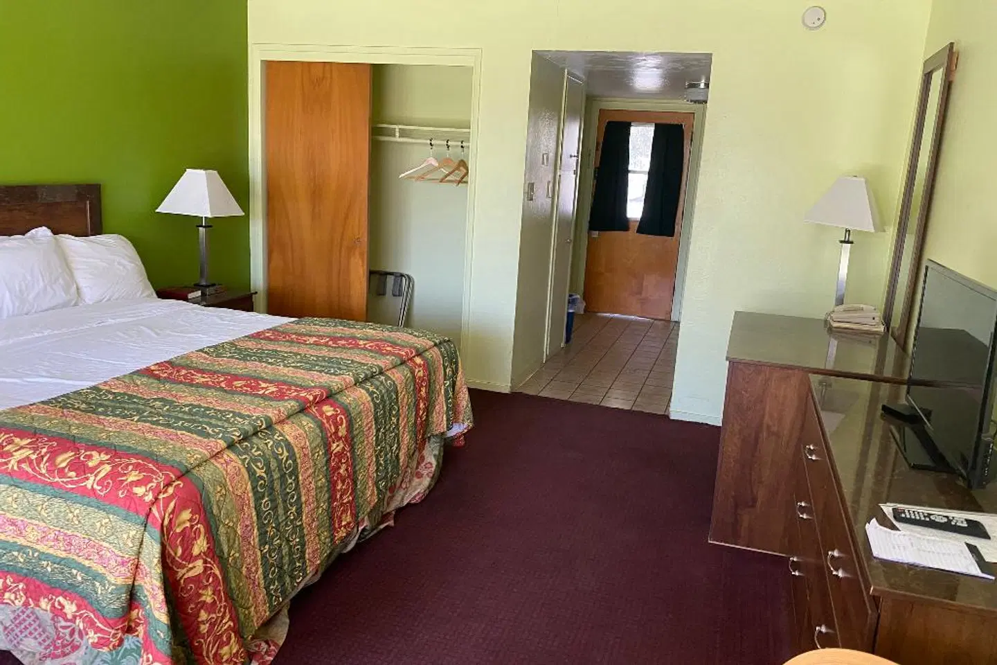 Desert Grove Inn and Suites ROOM_EXAMPLE