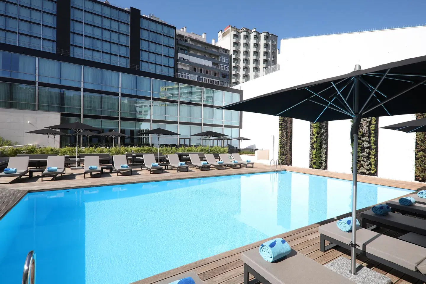 Iberostar Selection Lisboa OUTDOOR_POOL