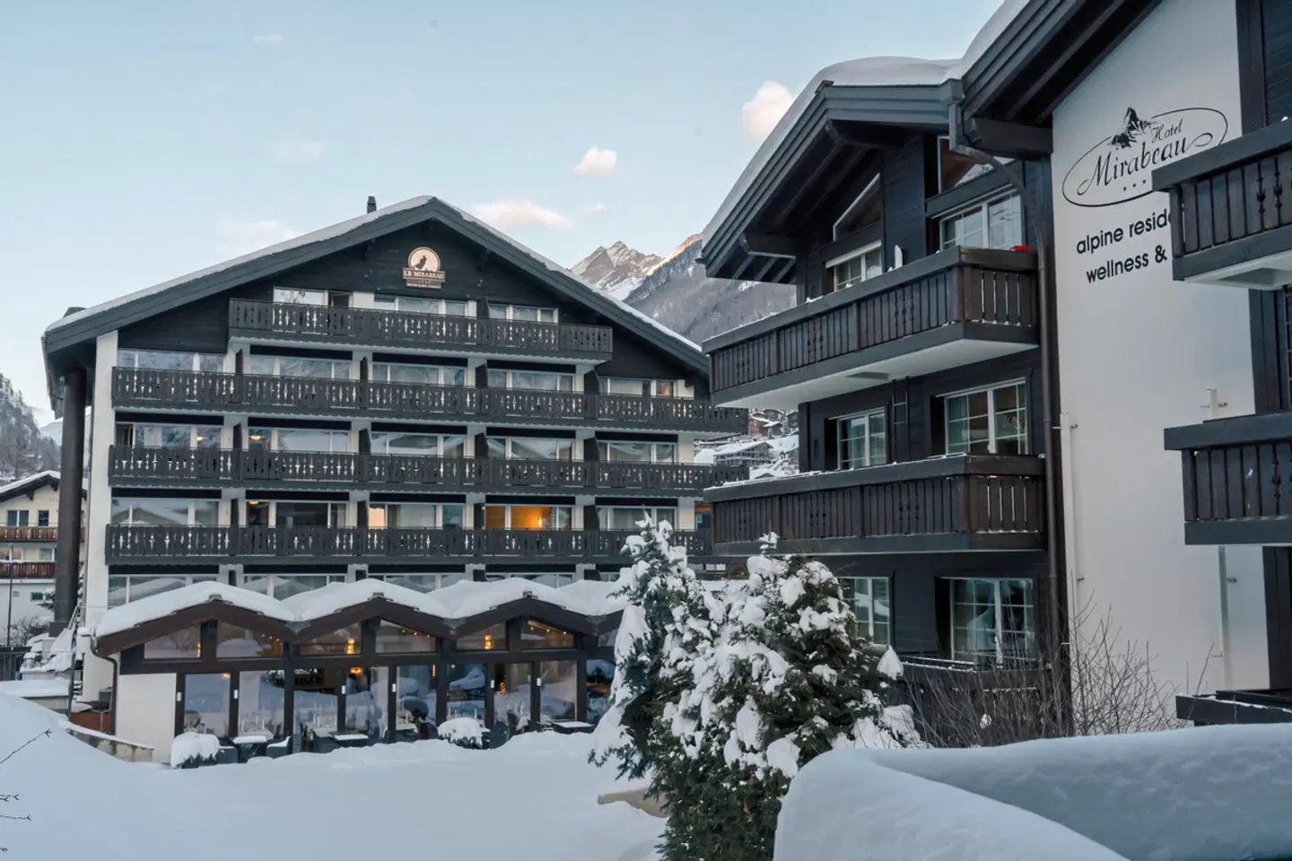 Le Mirabeau Resort & Spa EXTERIOR