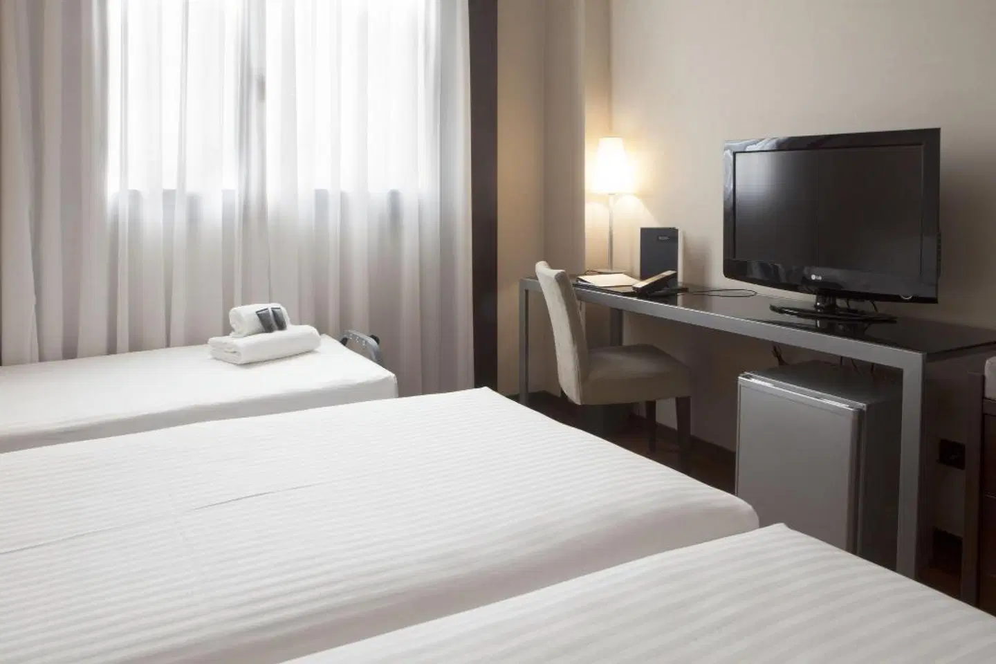 AC Hotel by Marriott Valencia by Marriott ROOM_EXAMPLE