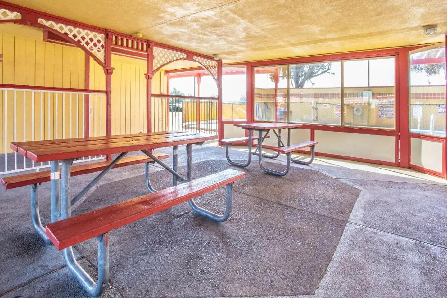 Travelodge by Wyndham Turlock INDOOR_POOL