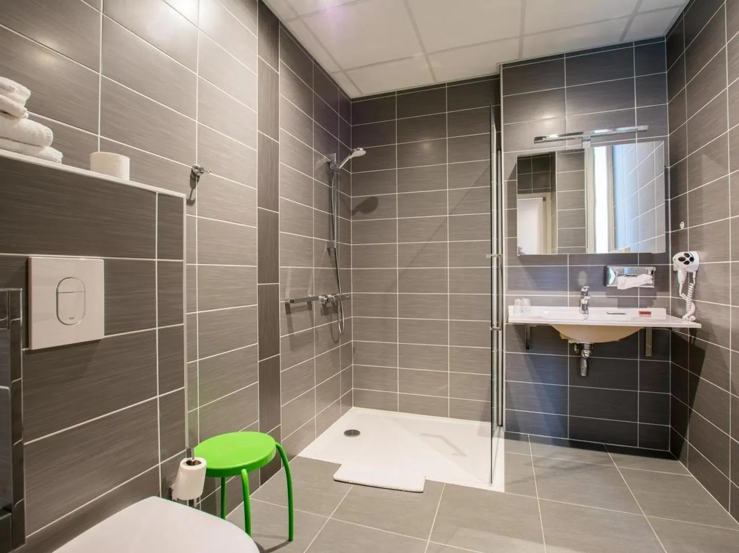 Logis Du Commerce BATHROOM