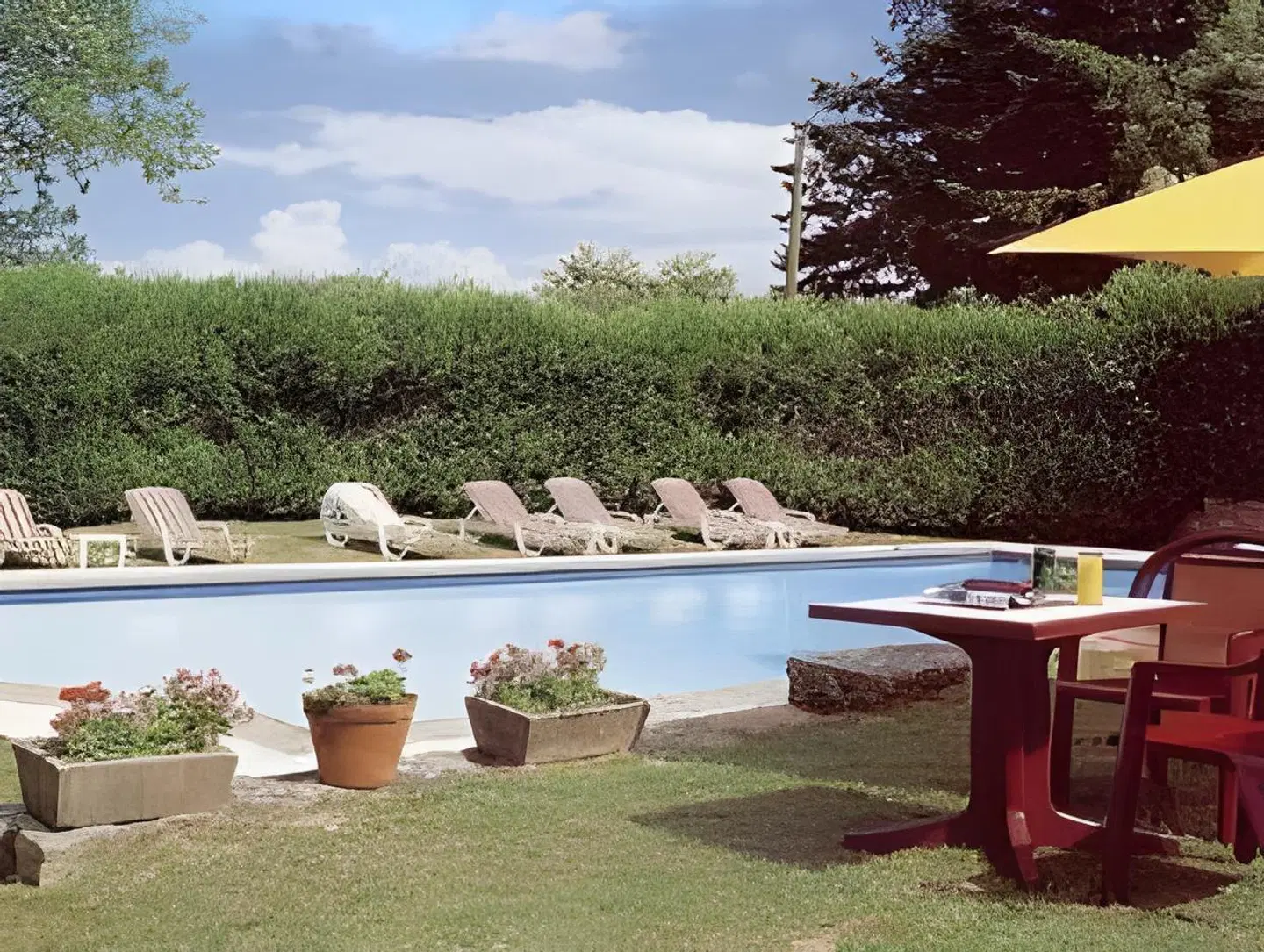 Logis Du Commerce OUTDOOR_POOL