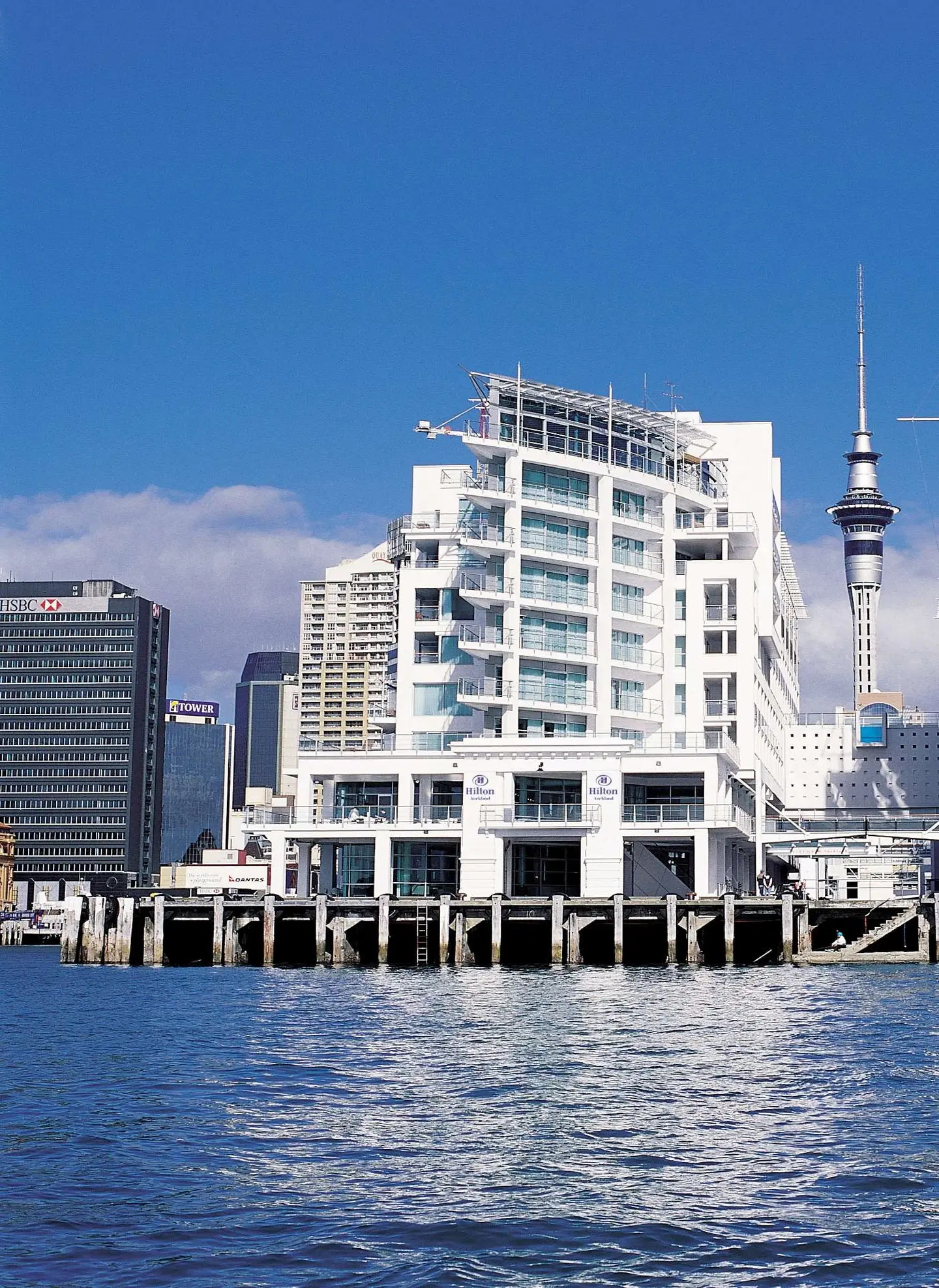 Hilton Auckland EXTERIOR