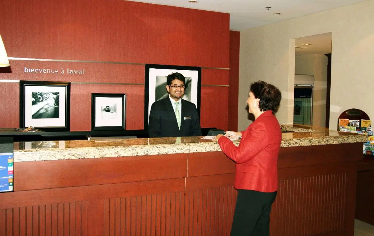 Hampton Inn & Suites by Hilton Laval LOUNGE_LOBBY