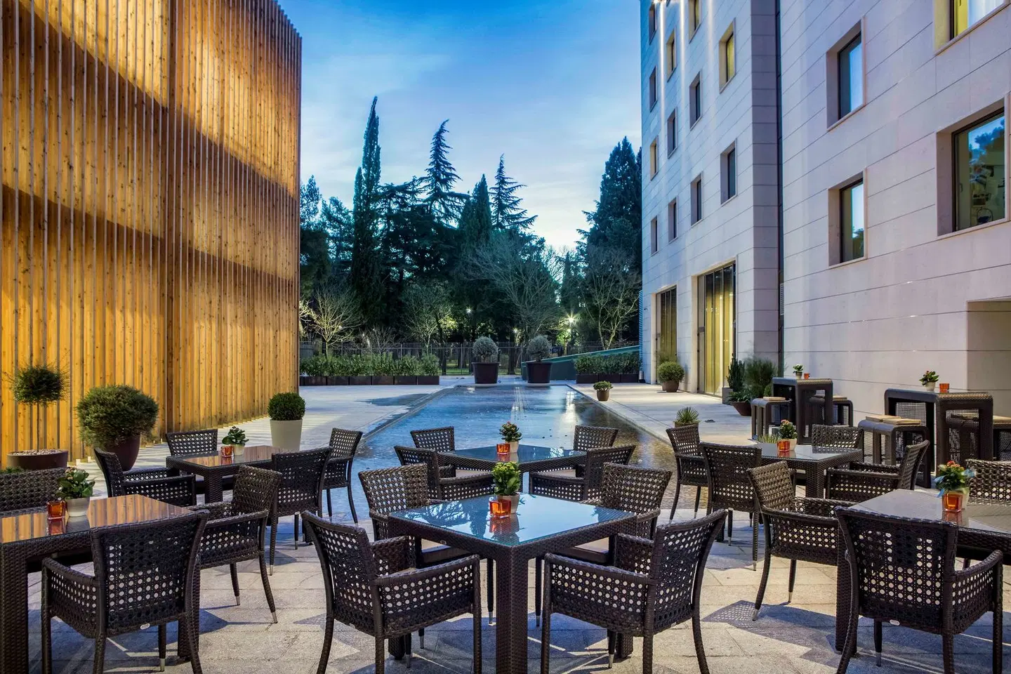 Hilton Podgorica Crna Gora TERRACE
