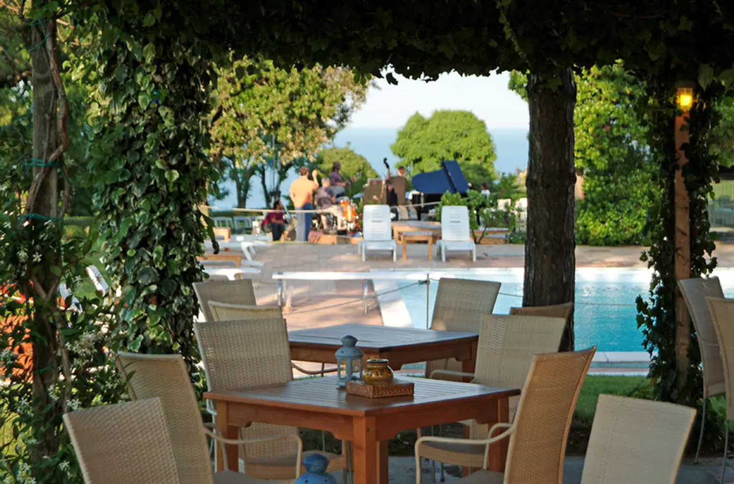 Hotel Emilia TERRACE