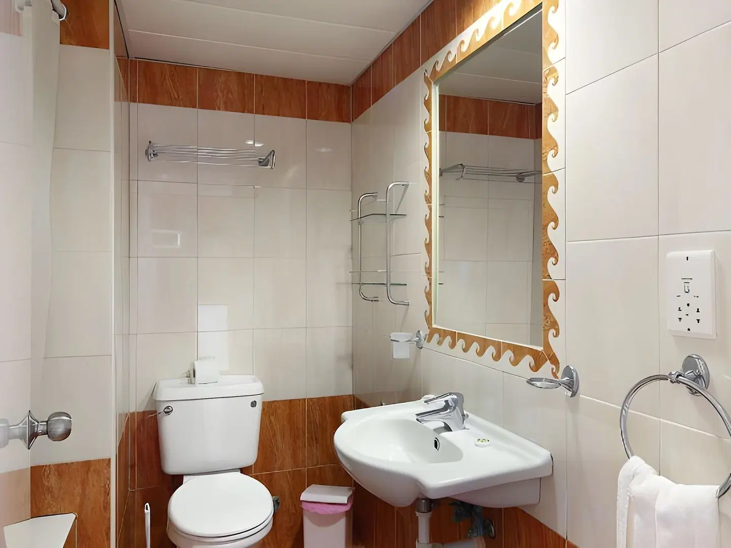 Panareti Coral Bay Resort BATHROOM