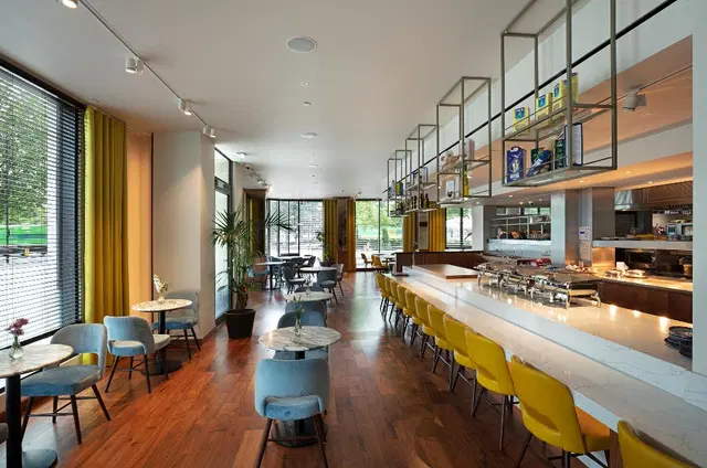 Tower Suites by Blue Orchid Hotels Bar