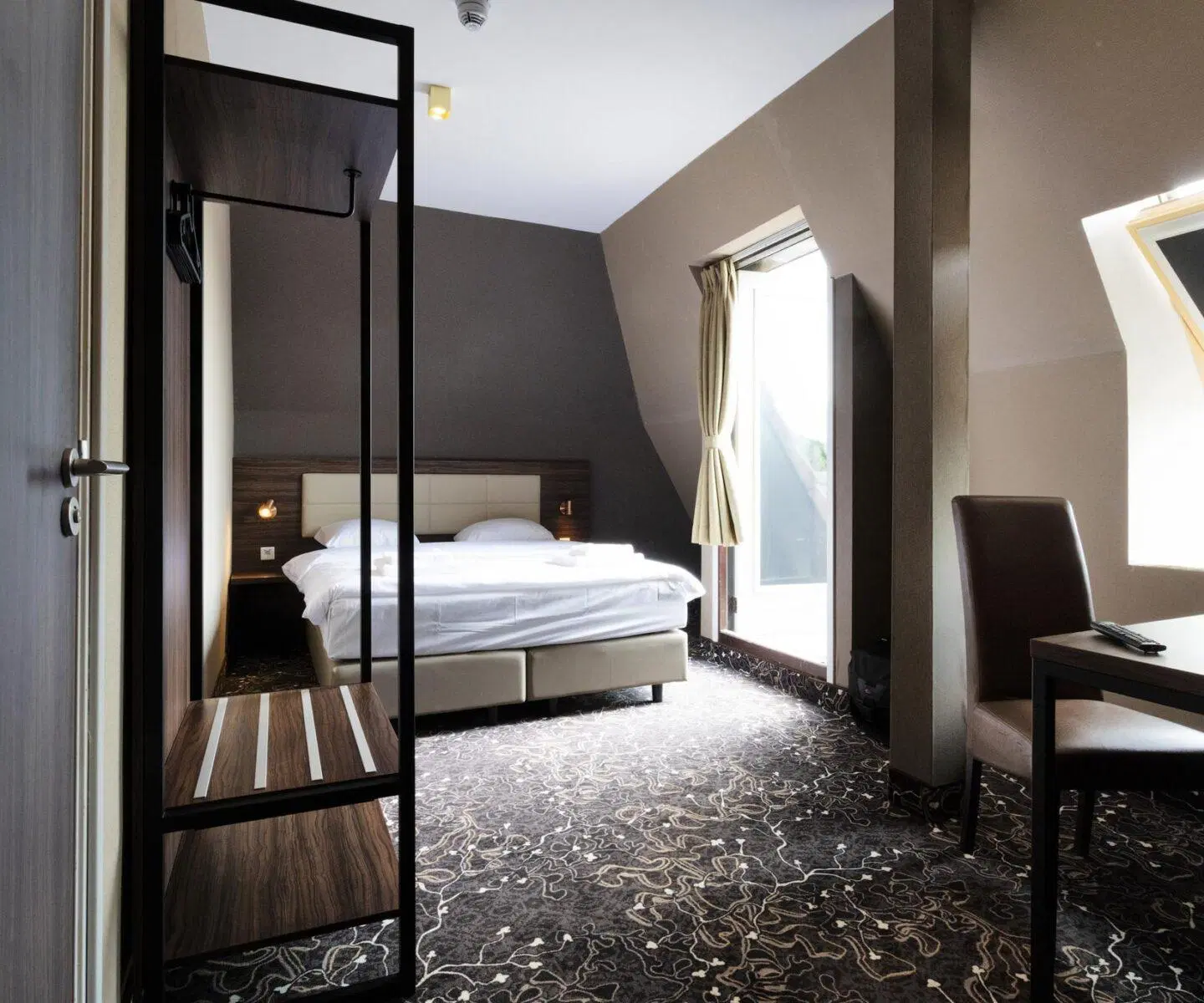 The Lake Hotel Amsterdam Airport ROOM_EXAMPLE