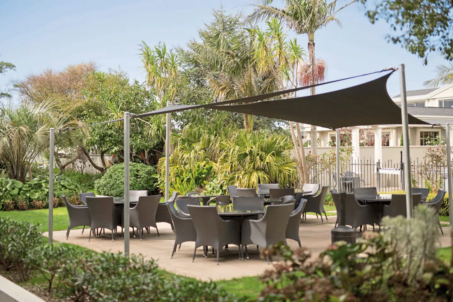 The Devon Hotel New Plymouth BAR