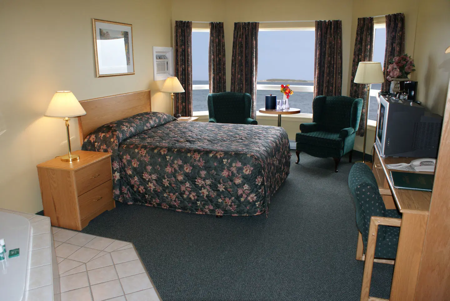 Shallow Bay Motel & Cabins Conference Centre ROOM_EXAMPLE