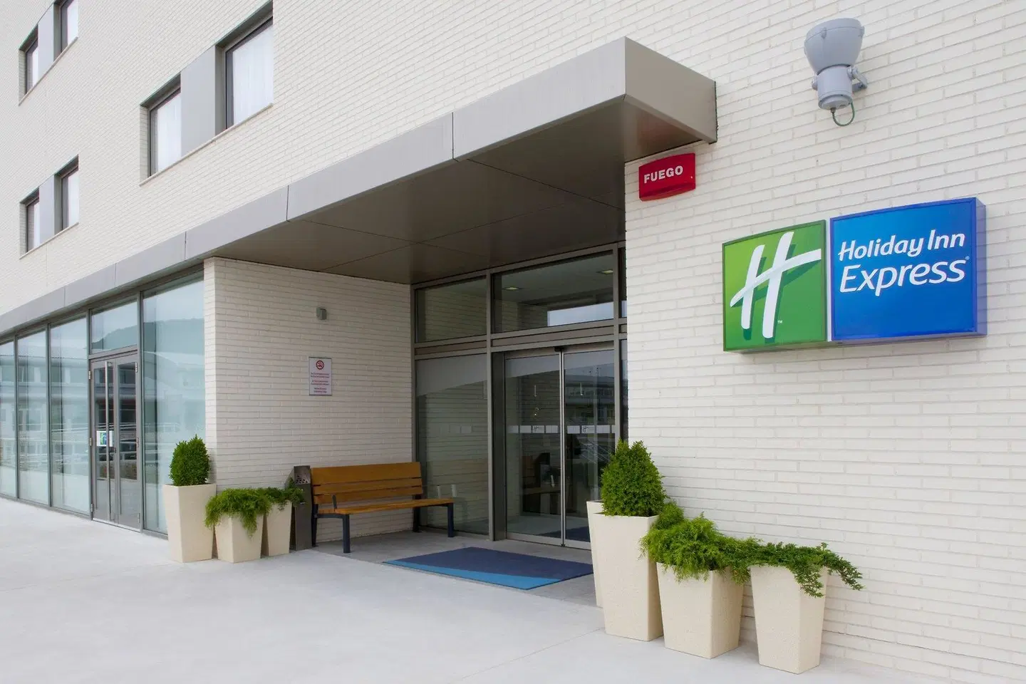 Holiday Inn Express Vitoria EXTERIOR