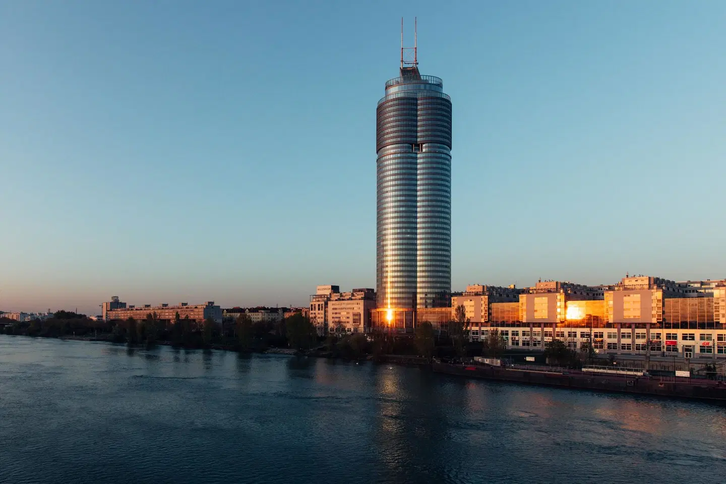 harry's home Wien Millennium Tower EXTERIOR