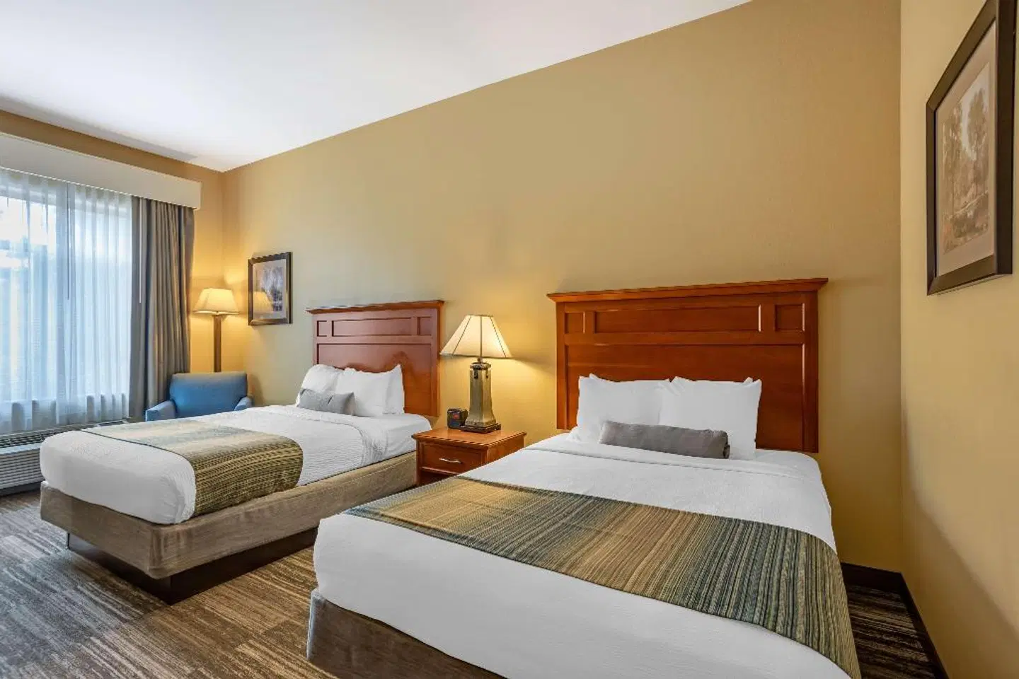 Best Western PLUS University Park Inn & Suites ROOM_EXAMPLE