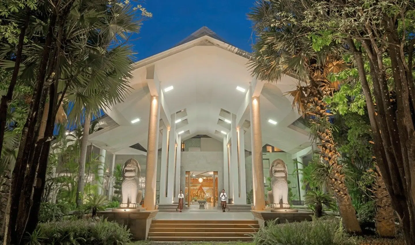 Borei Angkor Resort & Spa EXTERIOR