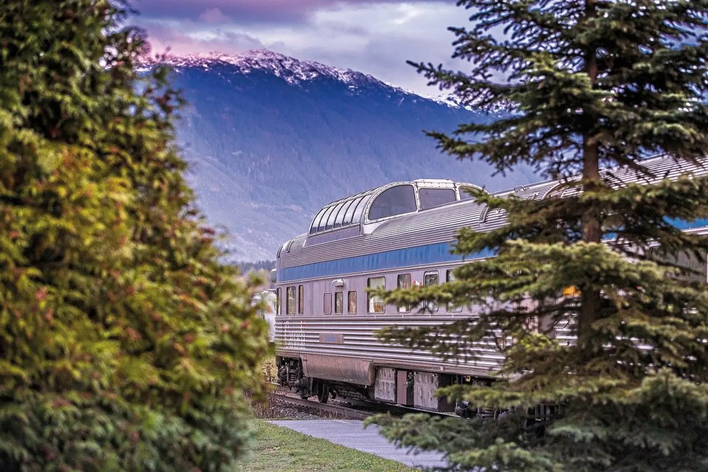 Rail & Sail EXTERIOR