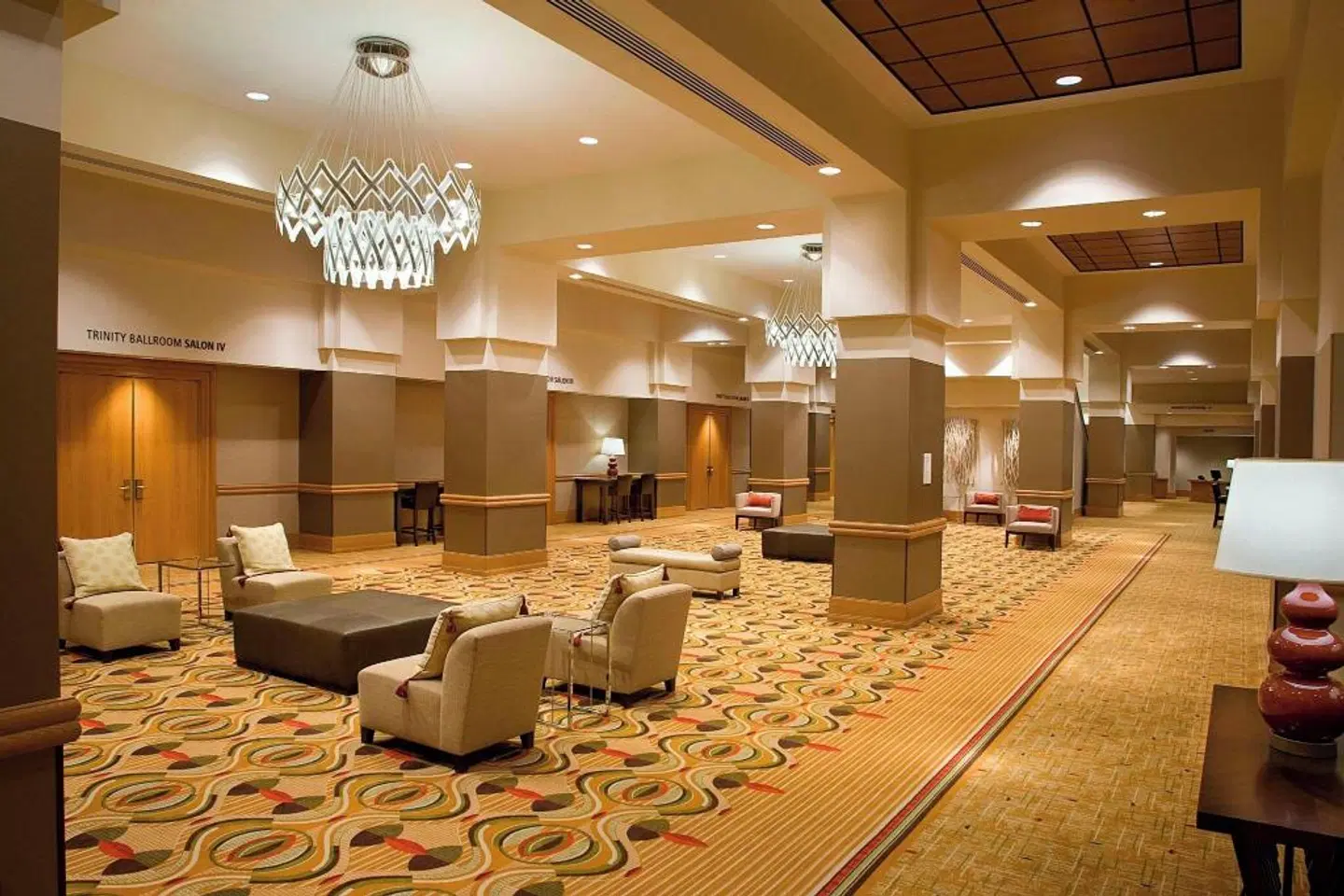 Marriott Downtown at CF Toronto Eaton Centre LOUNGE_LOBBY