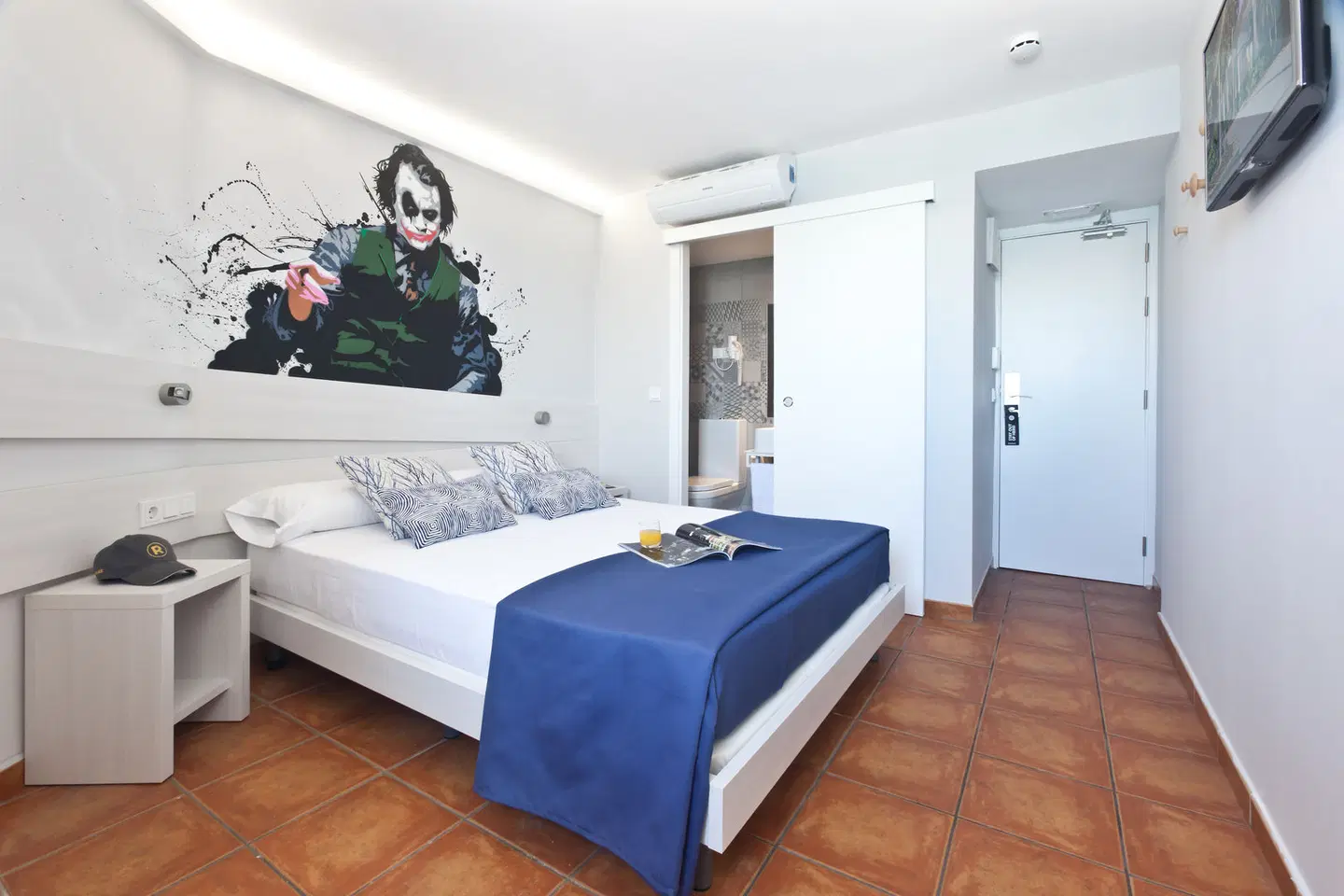 Ryans La Marina ROOM_EXAMPLE