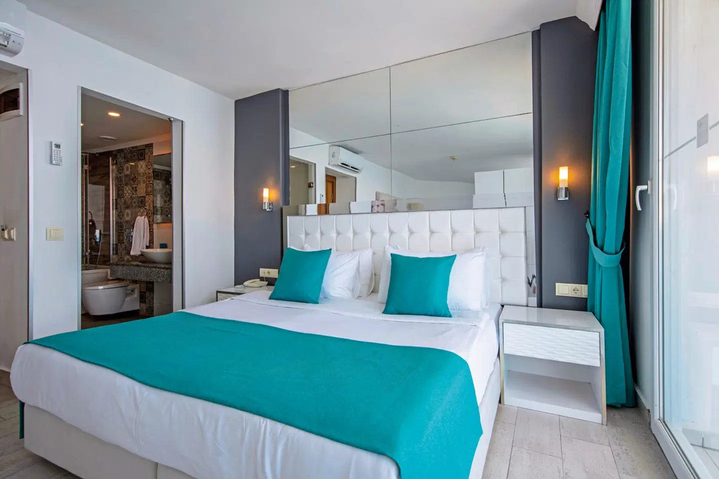 Le Bleu Hotel & Resort ROOM_EXAMPLE