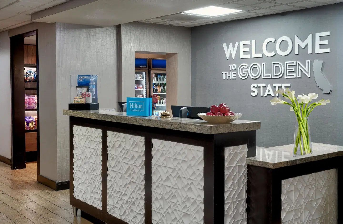 Hampton Inn & Suites Palm Desert LOUNGE_LOBBY