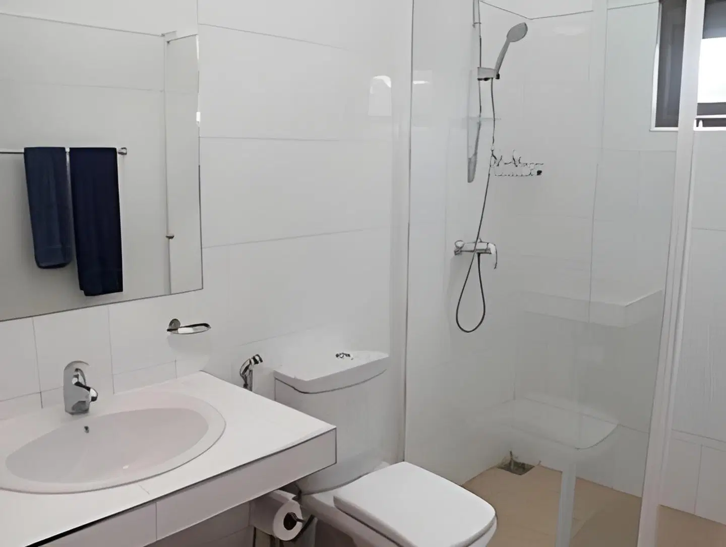 Sea Rock Villa BATHROOM