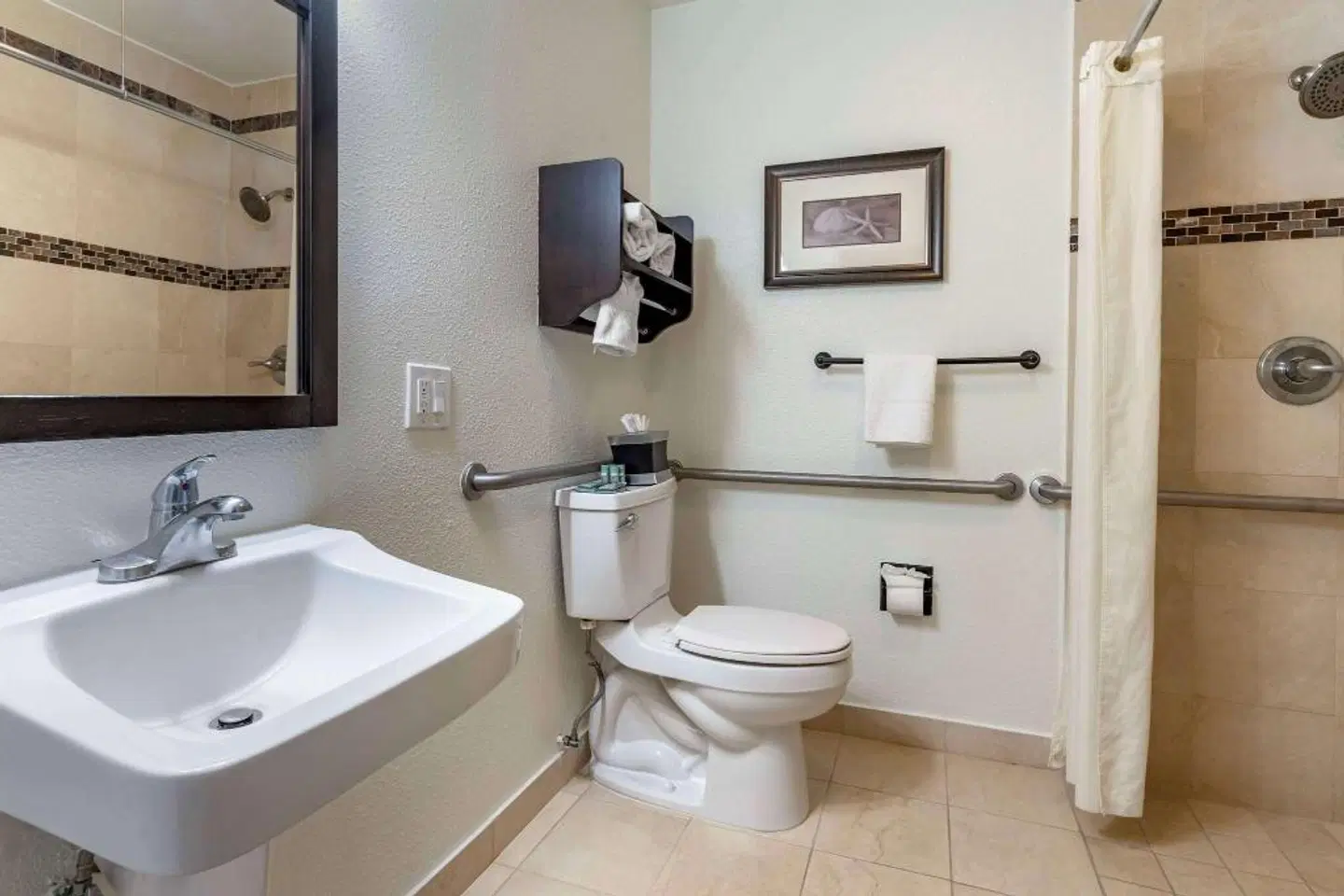 Best Western Carmel's Town House Lodge Badezimmer