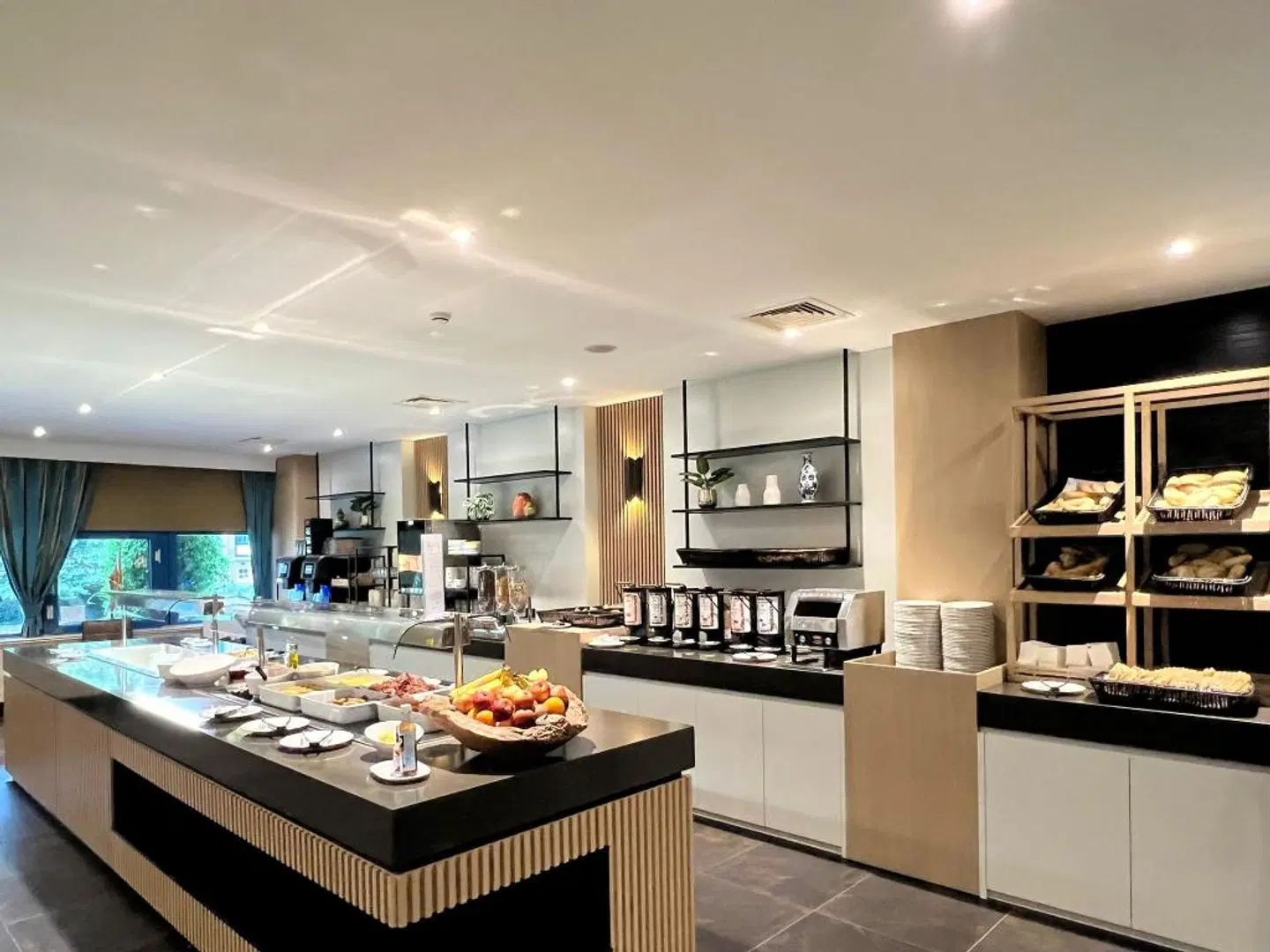 Xo Hotels Blue Square Restaurant