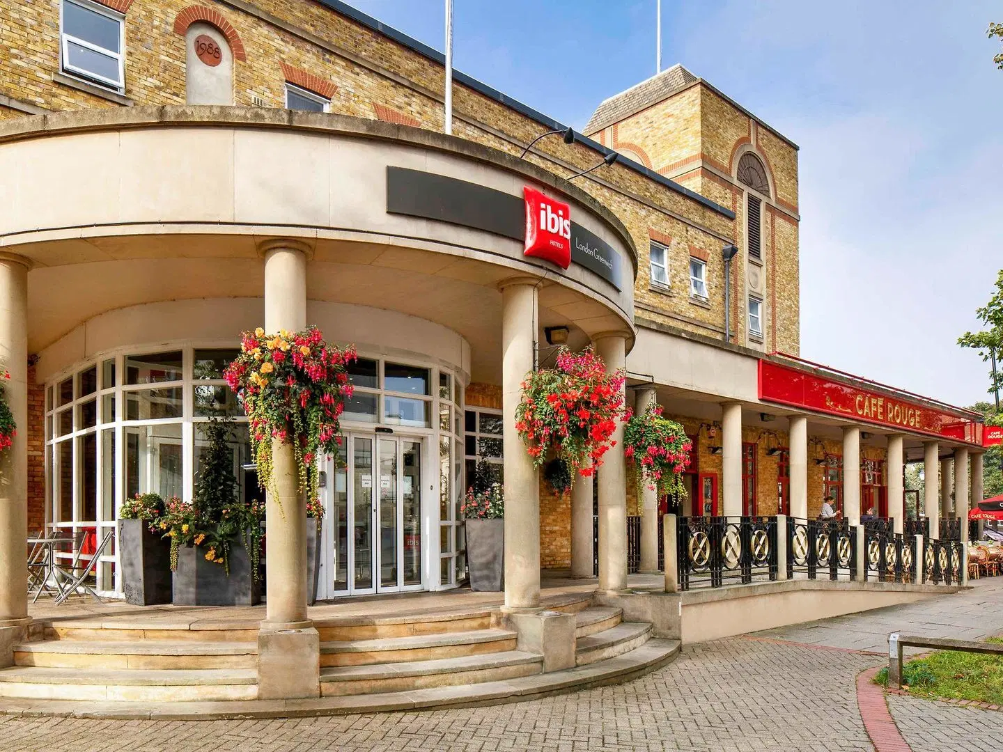 ibis London Greenwich EXTERIOR