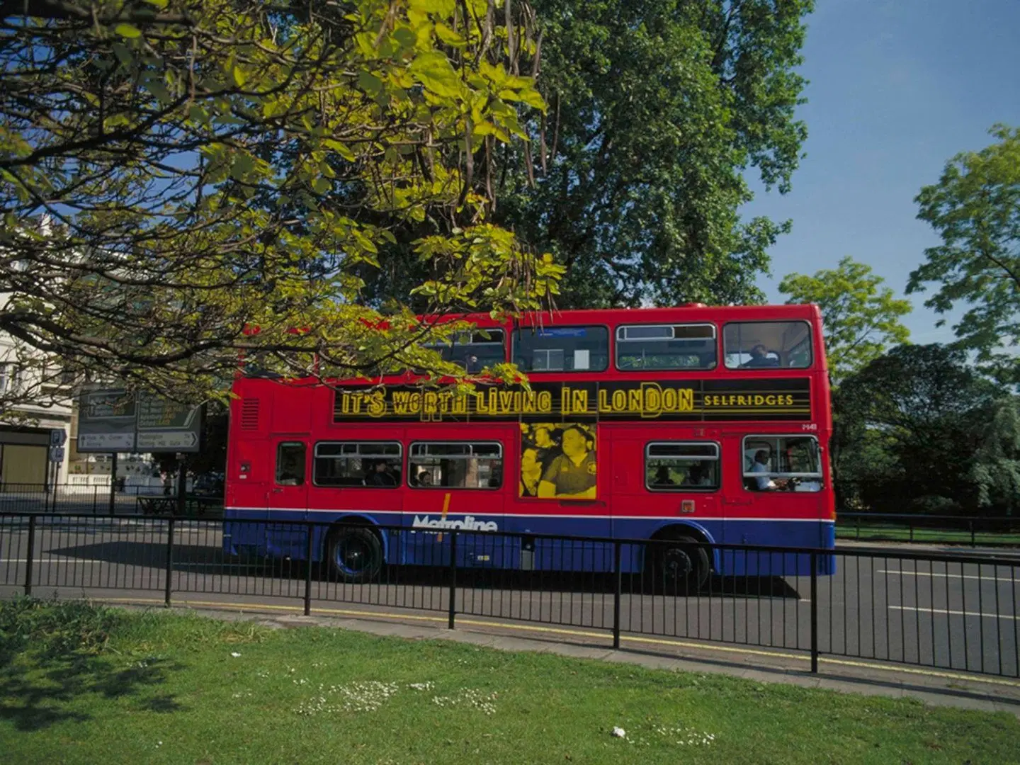 ibis London Greenwich EXTERIOR