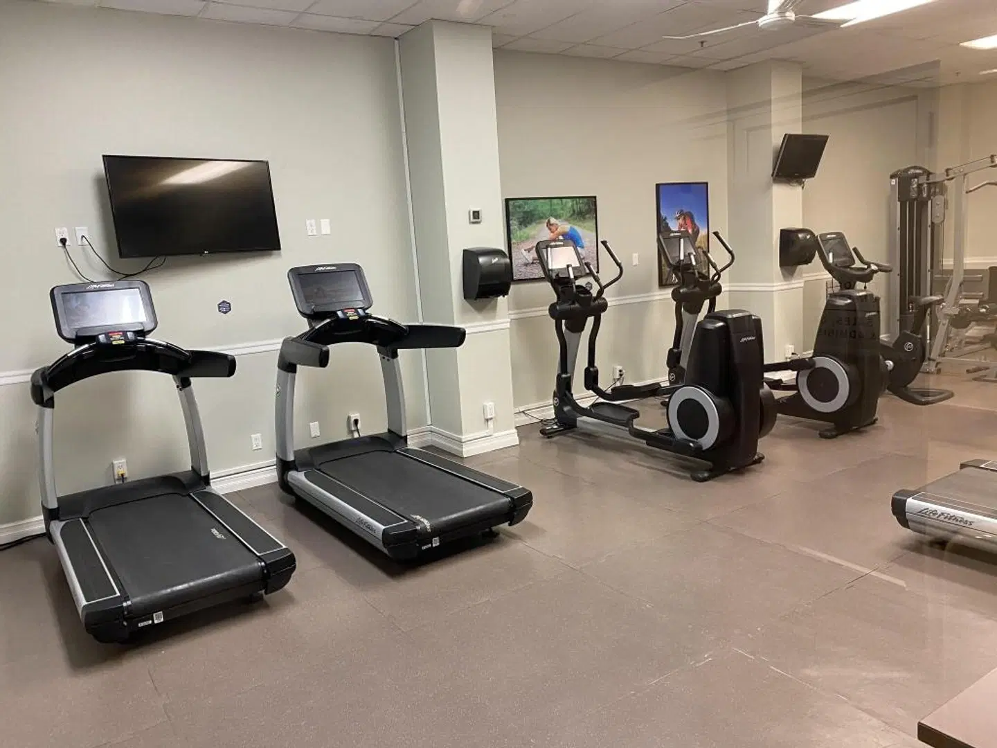 Delta Hotels by Marriott Edmonton South Conference Centre SPORTS_AND_LEISURE