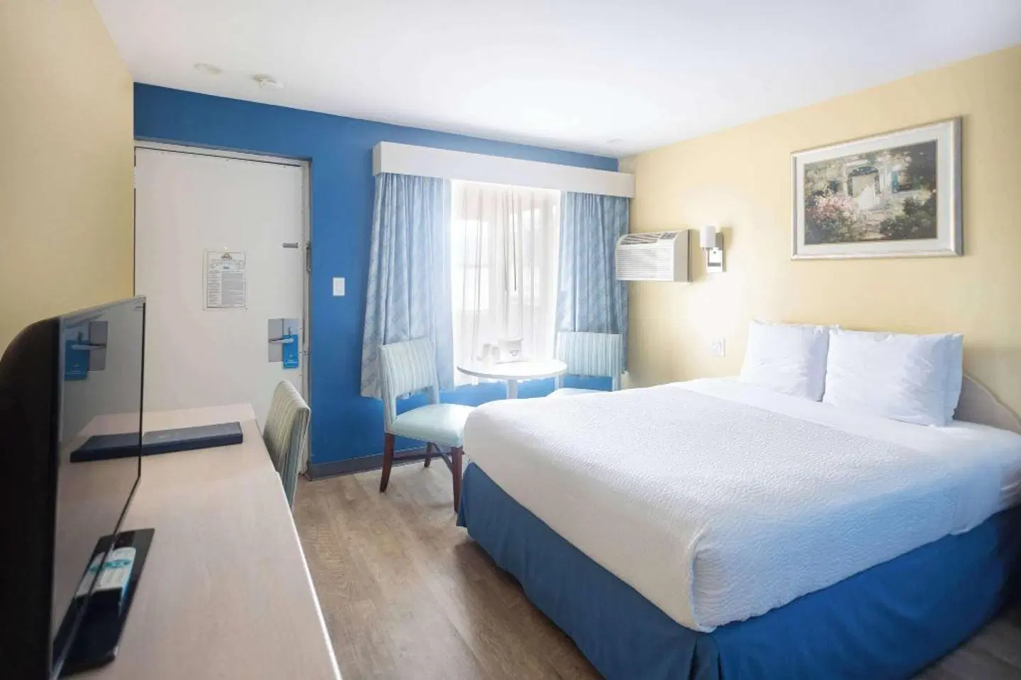 Days Inn by Wyndham Hicksville Long Island ROOM_EXAMPLE